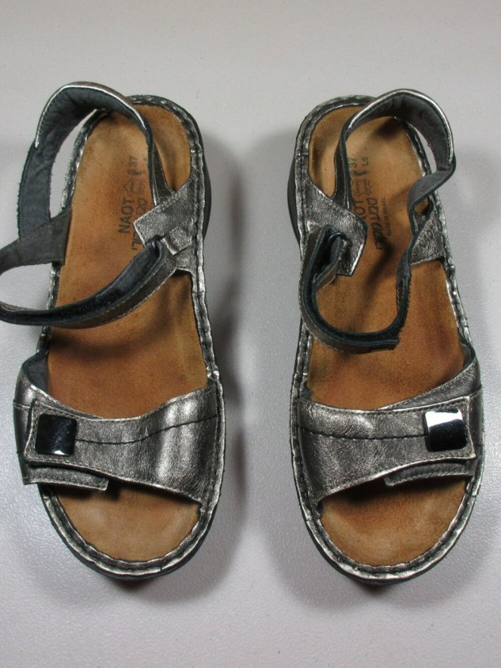 NAOT womens metallic gold Papaya wedge slingback sandals 6 M
